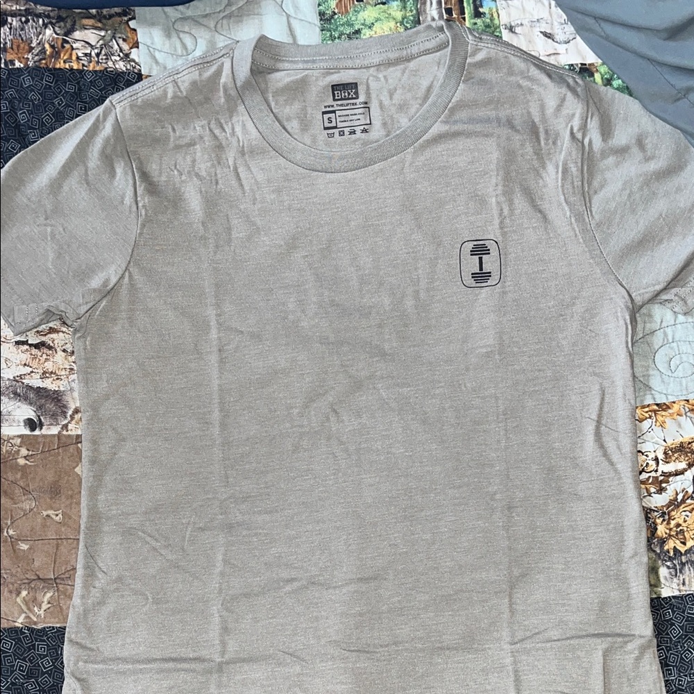 Lift Box Women's Gray Short Sleeve Tee